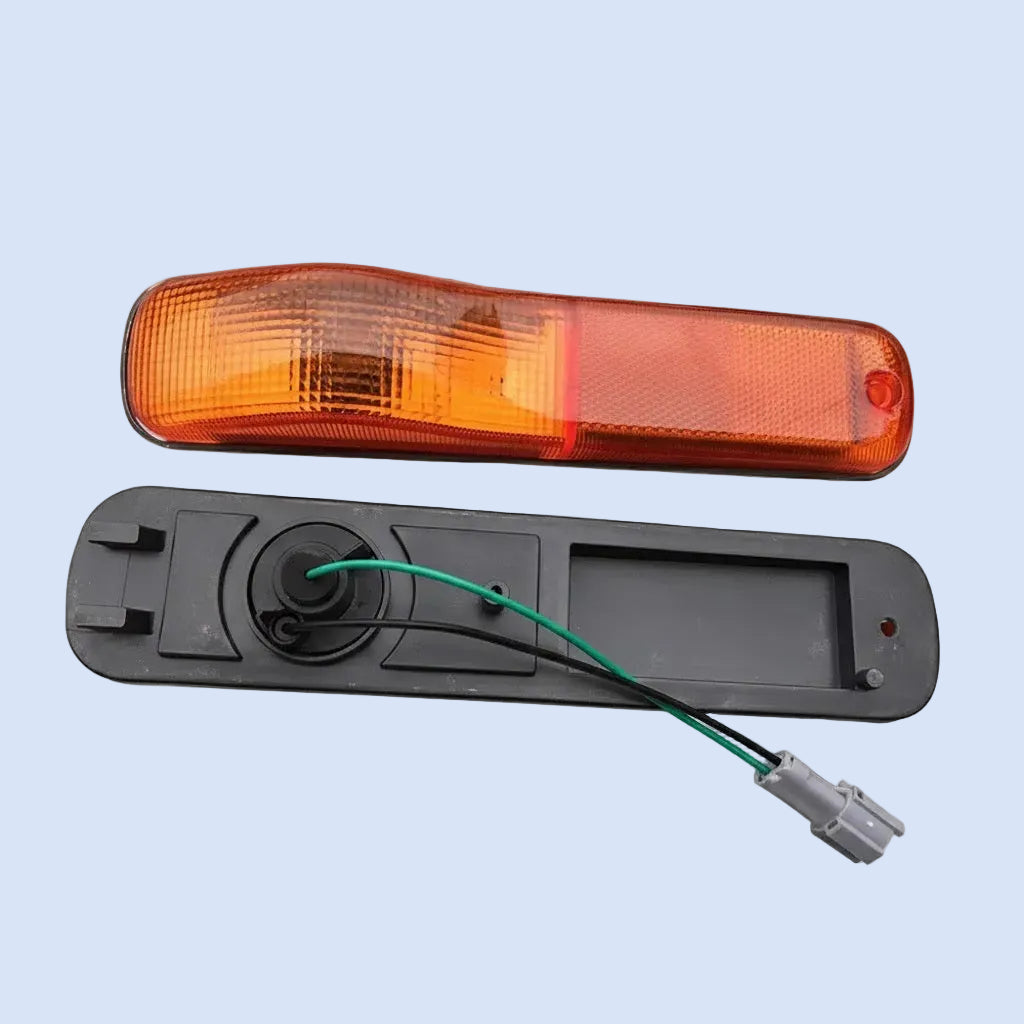 Side Lamp Yellow RH for ISUZU DECA320 DECA270 FSR FTR Truck Spare Body Parts